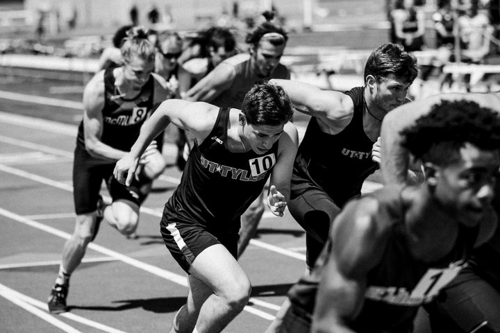 Runners in a Race by Braden Collum on Unsplash